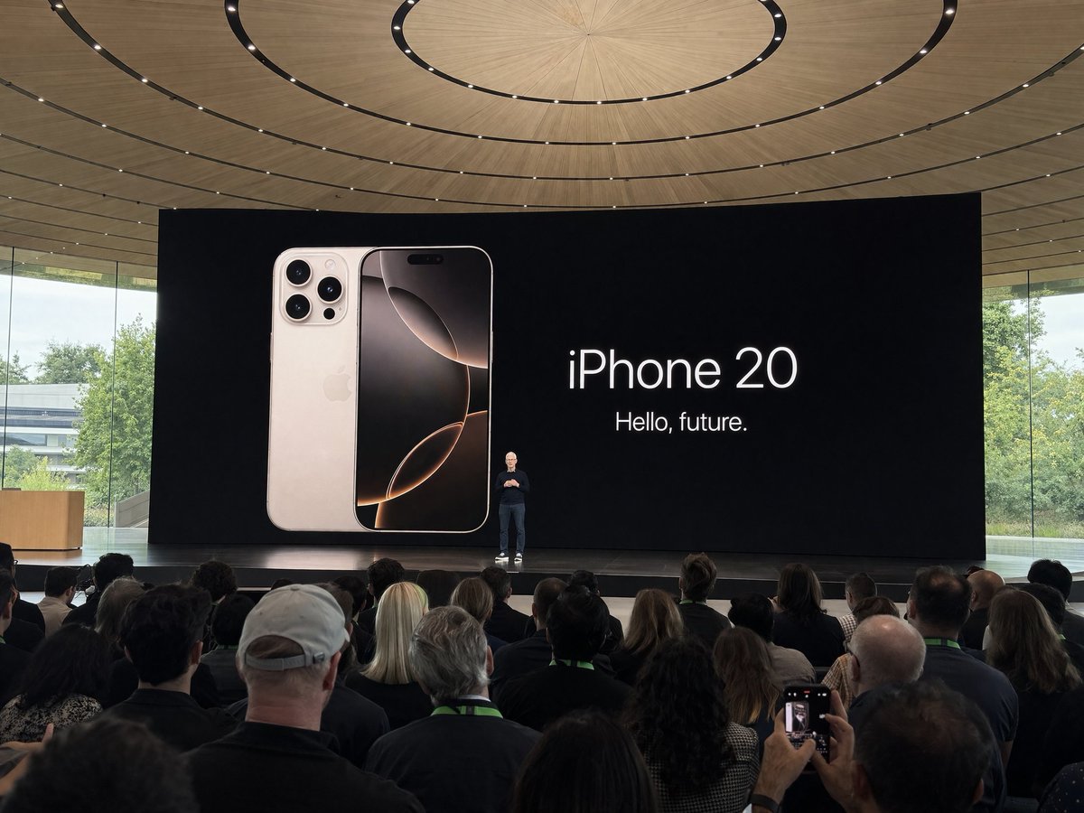 Apple Park 发布会 - 蒂姆·库克演讲现场照片